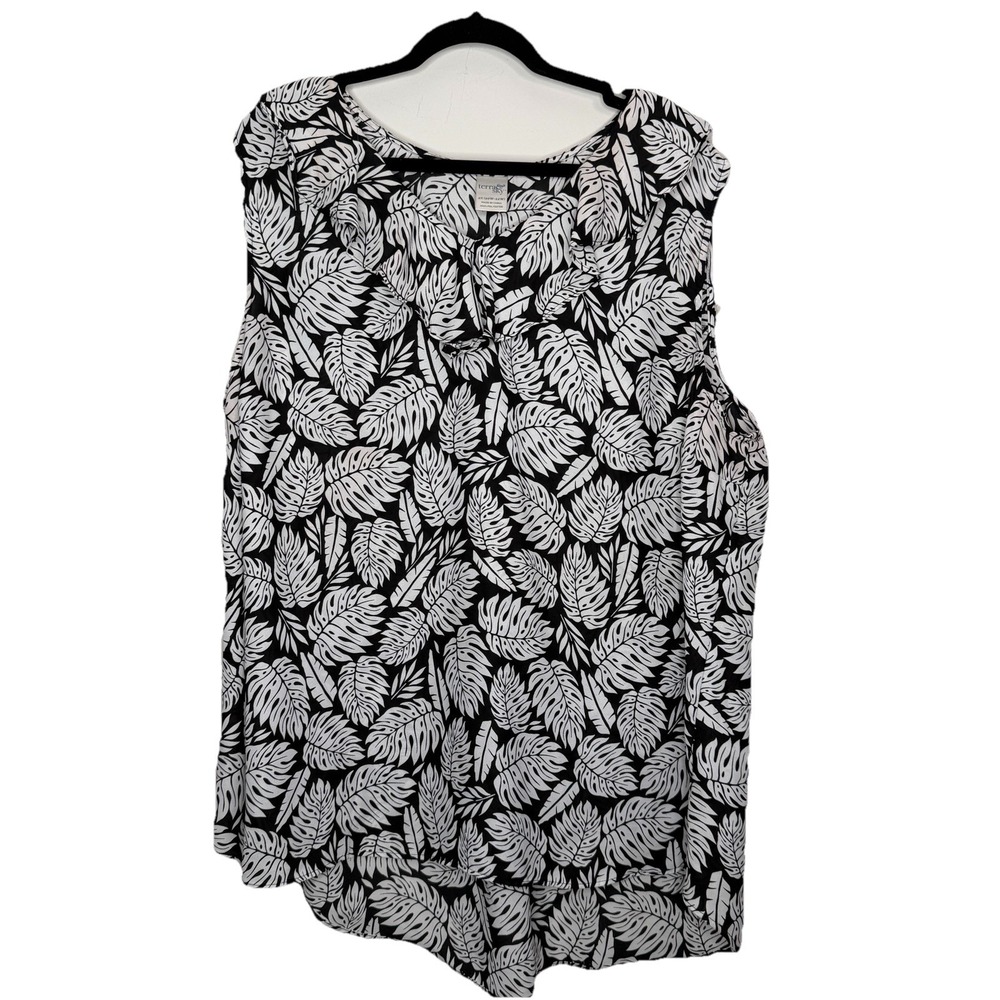 Terra & Sky  2X-(20W-22W Black & White Sleeveless Leaf Print Pullover Blouse Top